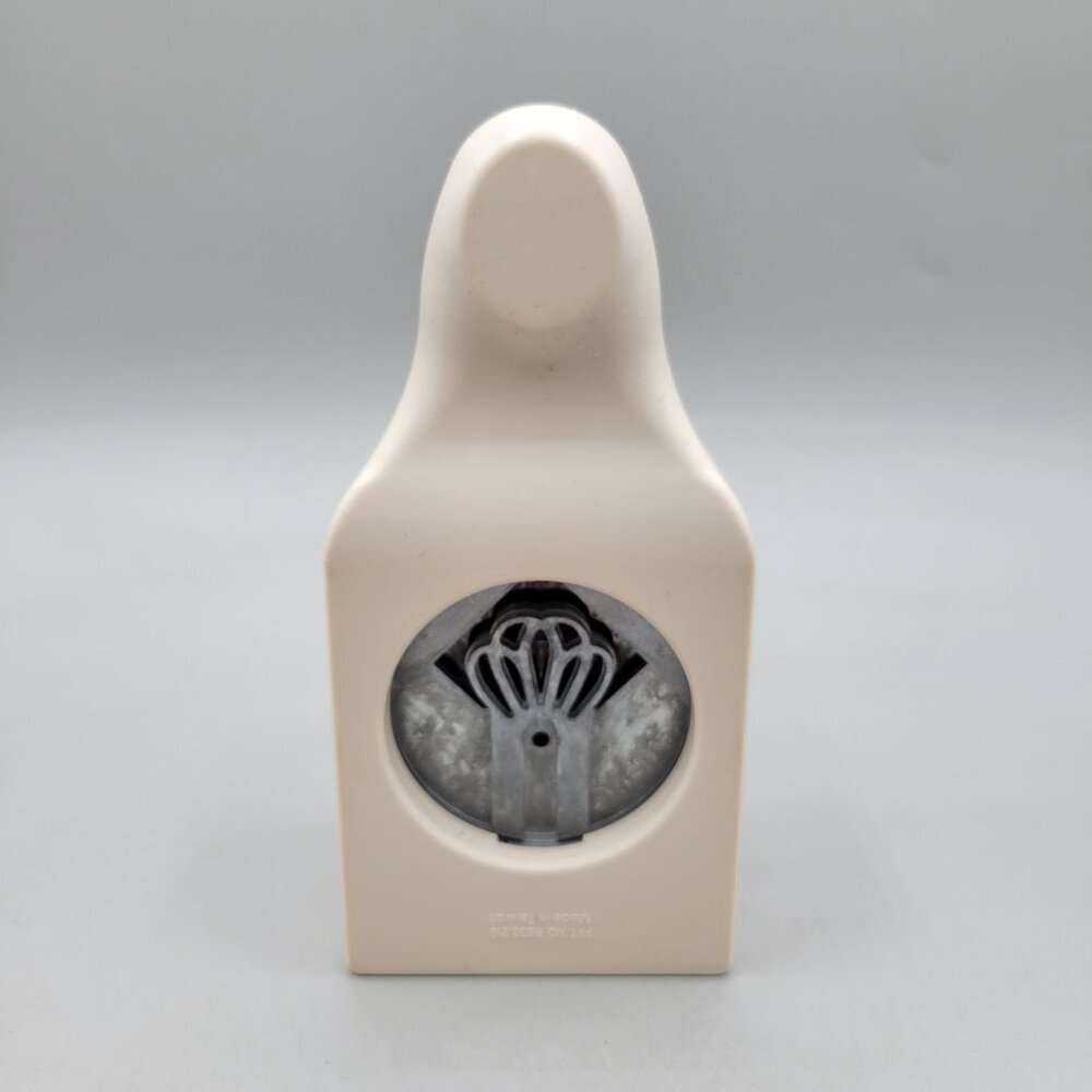 Martha Stewart Large Shell Paper Corner Punch Scallop Shaped - Picture 4 of 7